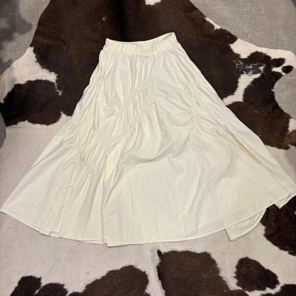 Cream White Asymmetrically Ruched A-Line Maxi Skirt - Picture 2 of 2